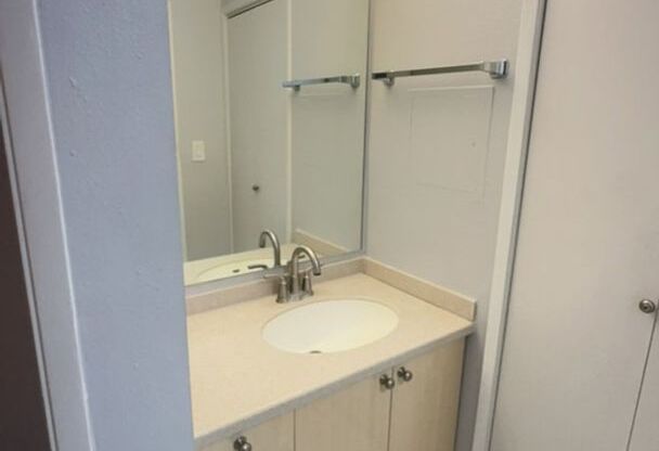 3 beds, 2 baths, $3,400, Unit # D 1002
