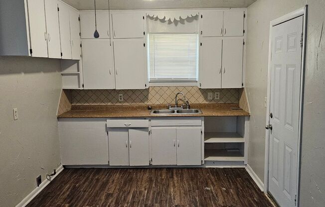 Totally Remodeled 2 Bed 1 Bath SW OKC!  $875 Per Month