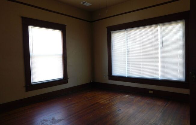 Cute 2 Bedroom 1 Bathroom House