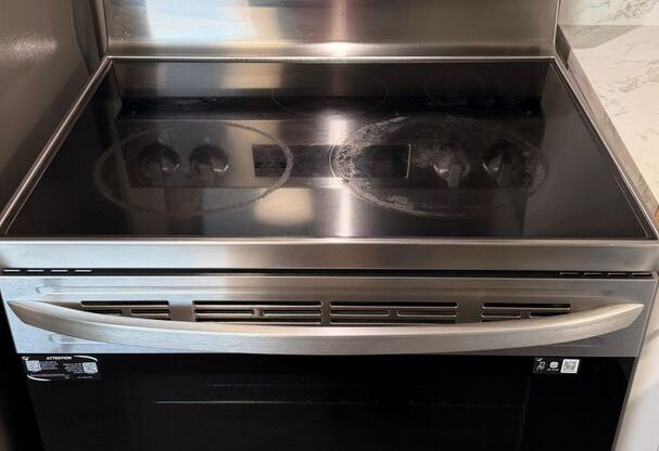 2 beds, 1 bath, 855 sqft, $1,049, Unit 3366-14