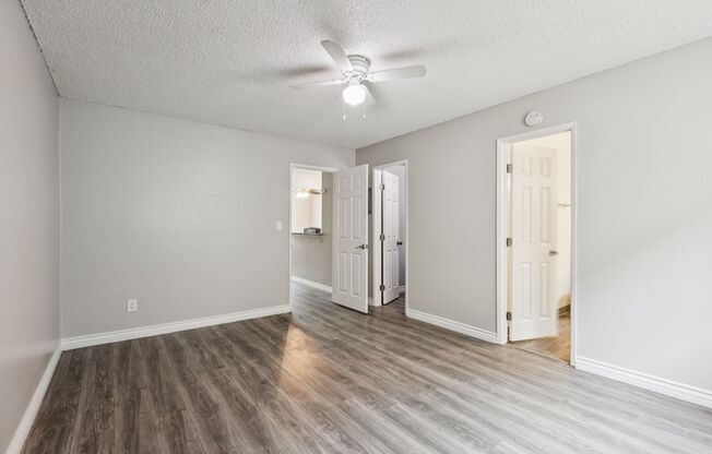 1 bed, 1 bath, 800 sqft, $2,180, Unit R18