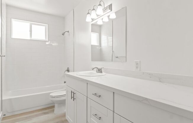 2 beds, 1 bath, 950 sqft, $2,475, Unit 48