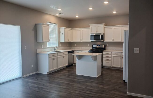 Beautiful 2-Bedroom Home located in Redmond Oregon.