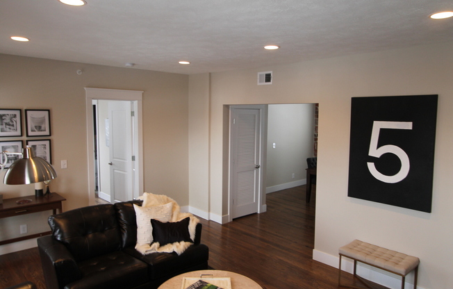 2 beds, 1 bath, 1,150 sqft, $1,470, Unit 6