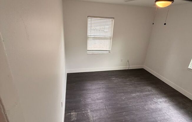 2 beds, 1 bath, 716 sqft, $1,225, Unit 120