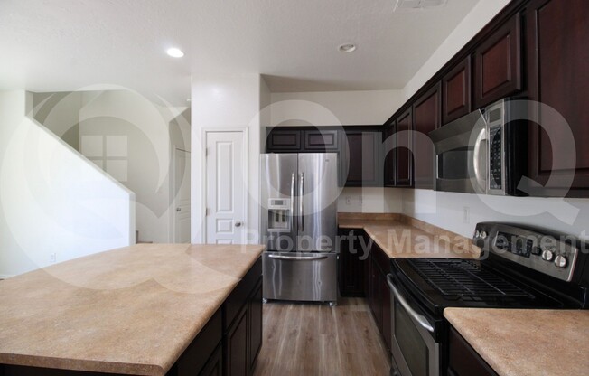 3813 E SANTA FE LN
