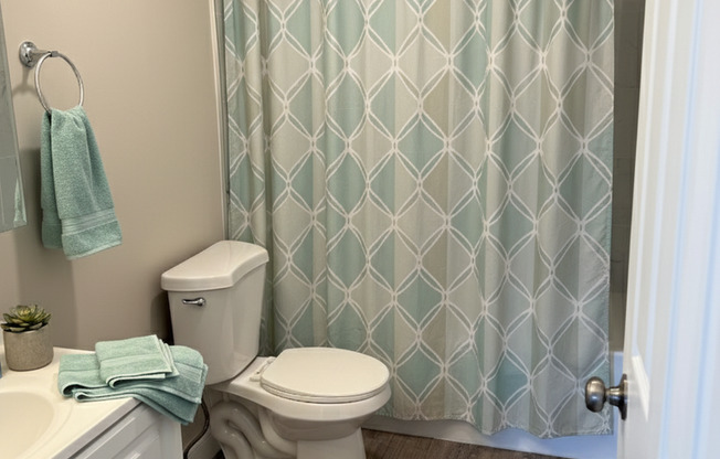 2 beds, 1 bath, 680 sqft, $2,525, Unit 23-23