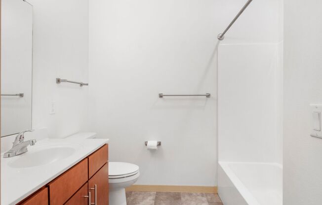 Studio, 1 bath, 427 sqft, $1,440, Unit 110