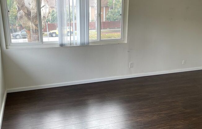 Bright 2 bed 1 bath in Pacific Beach