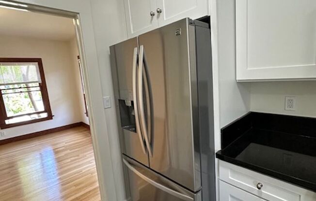 1409 Lyndon