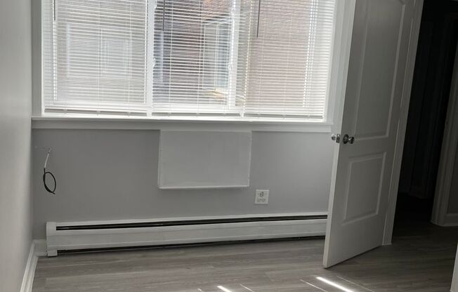 1 bed, 1 bath, $1,325, Unit 420