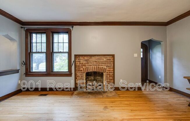 961 N BARKSDALE ST
