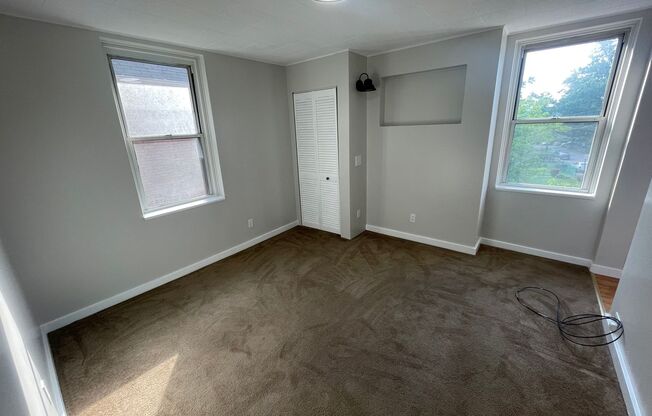 155 Kendall Ave - (06122)