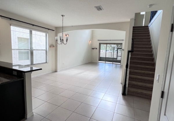416 RED ROSE LN