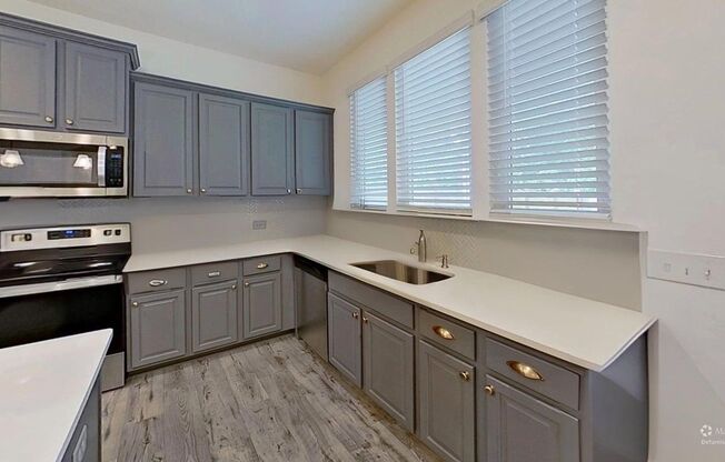 4 bedroom / 3.5 bath home in Ravenel, SC