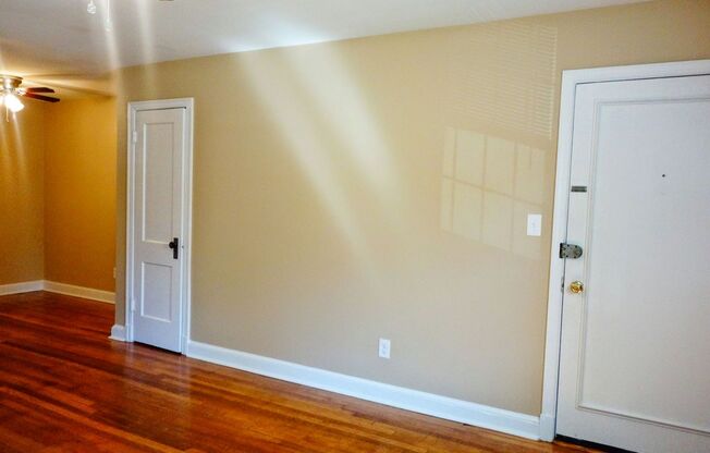 8404 Greenwood Avenue D&G PROPERTIES LLC
