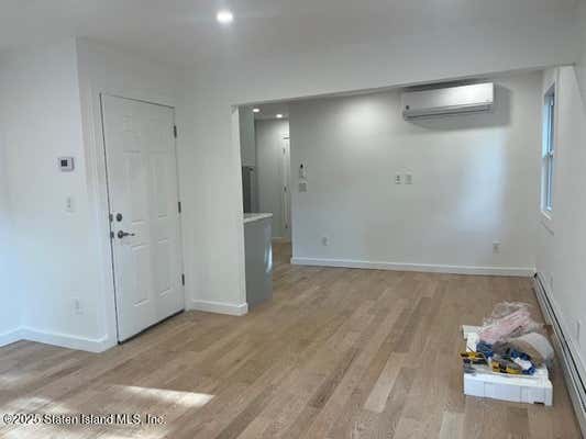 32 FLOYD ST