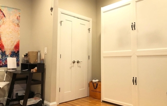 Studio, 1 bath, 350 sqft, $2,600, Unit 33