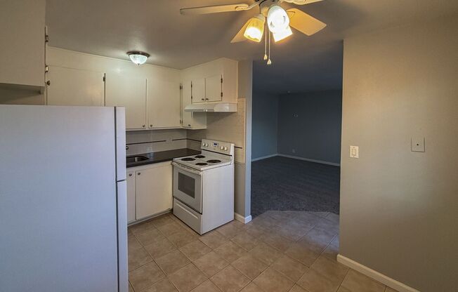 2 beds, 1 bath, 800 sqft, $1,845, Unit O-30