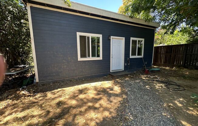 Beautiful, newly remodeled 2 bedroom 1 bathroom house in East Sacramento!
