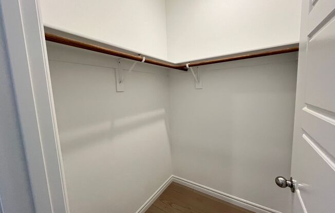 3 beds, 2.5 baths, $2,700, Unit # 1148