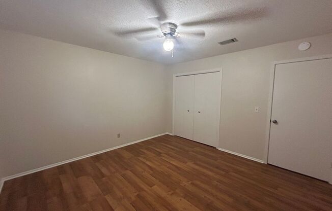 2 beds, 1 bath, $1,495