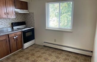 2 beds, 1 bath, 850 sqft, $1,120, Unit 650-3