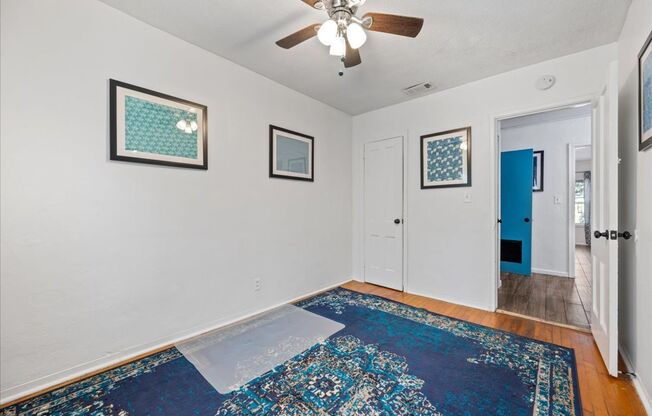Cozy Duplex Unit with Fully Fenced Back Yard