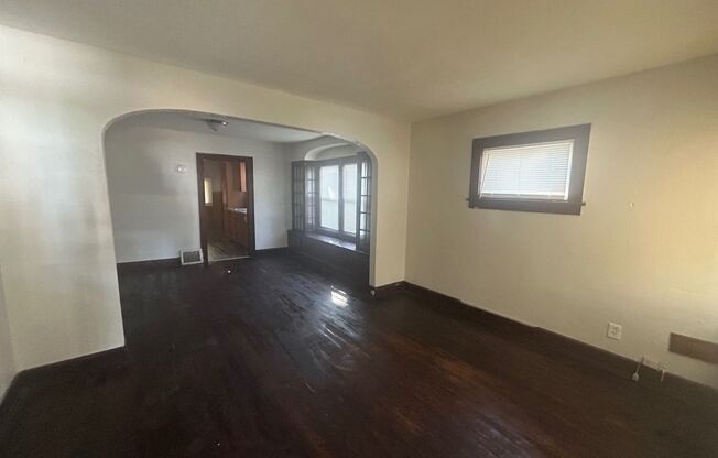 2 beds, 1 bath, $950