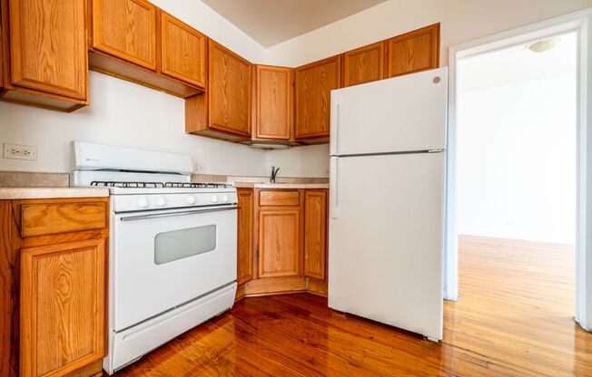 5836 W Madison