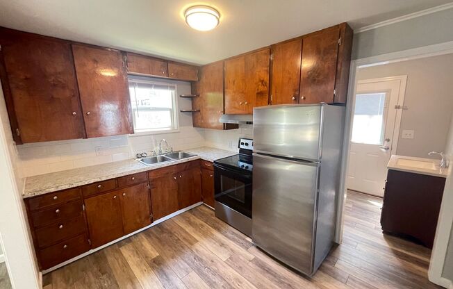 2 beds, 1 bath, 725 sqft, $1,350, Unit Highw2010