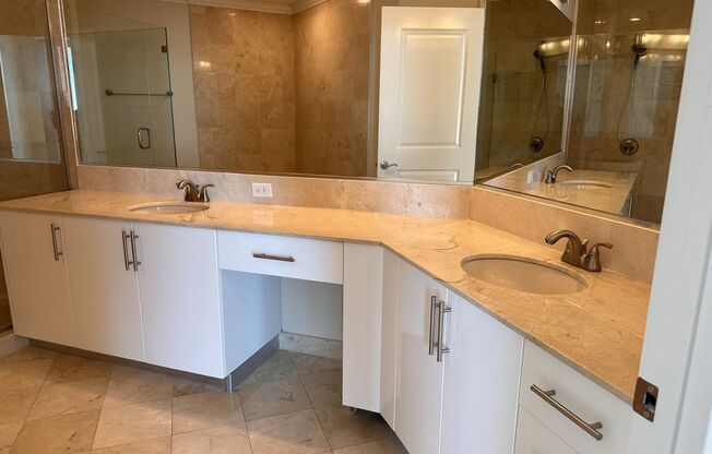2 beds, 2.5 baths, $4,500, Unit UNIT 1706