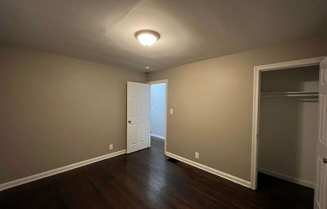 3 beds, 1 bath, $1,295