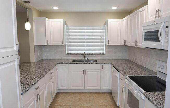3 Bedrooms / 2 Bath Brandon Home