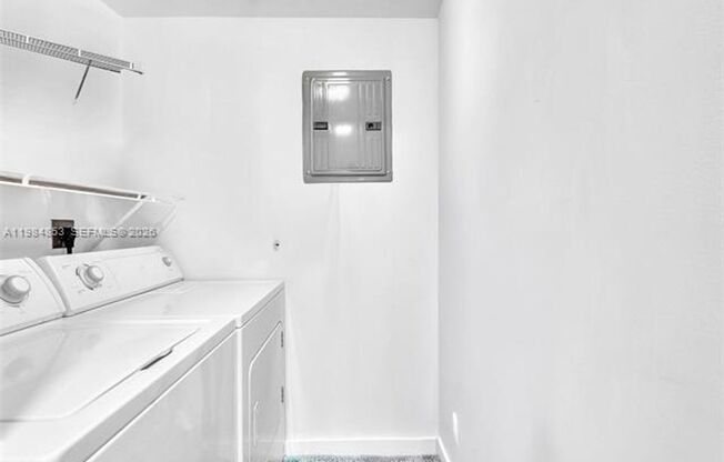 2 beds, 2 baths, 1,116 sqft, $4,000, Unit 17150 N Bay Rd # 2205