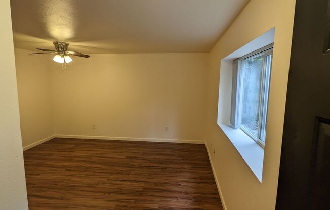 2 beds, 1 bath, 750 sqft, $1,195, Unit 20