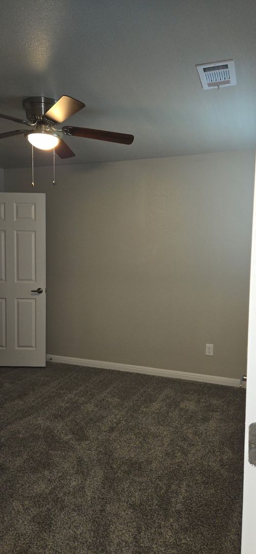 2 beds, 1 bath, 770 sqft, $1,120, Unit 812