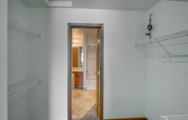 1 bed, 1 bath, 811 sqft, $1,595, Unit F304