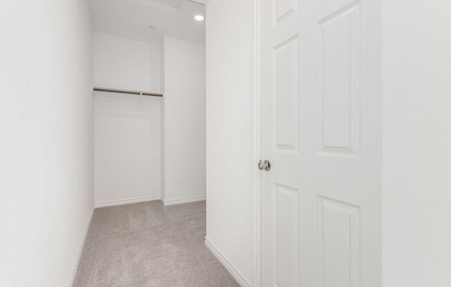3 beds, 3 baths, $2,095