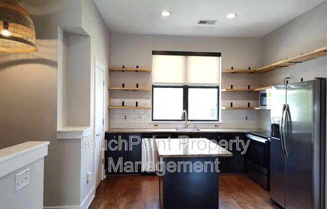 926 E 8 ST