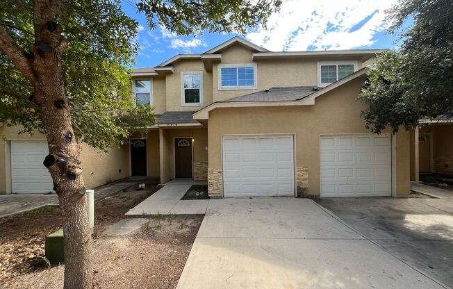 3 beds, 2.5 baths, $1,495