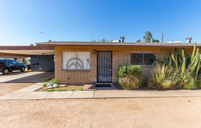 1204 S MCCLINTOCK DR