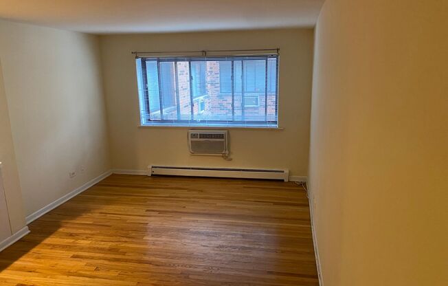 Studio, 1 bath, 400 sqft, $1,305, Unit 431-#421