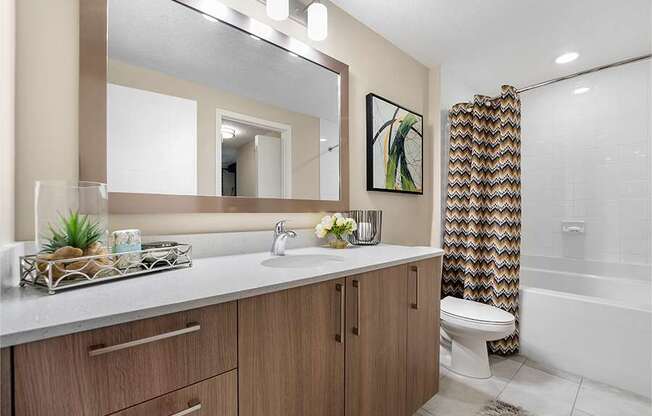 The District Boynton - Apartments in Palm Beach County - oversized soaking tub