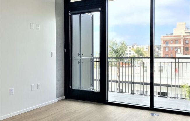 Studio, 1 bath, 354 sqft, $2,195, Unit 405