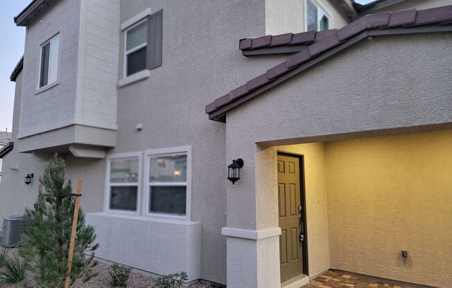 Stunning  4 Bedroom Townhome