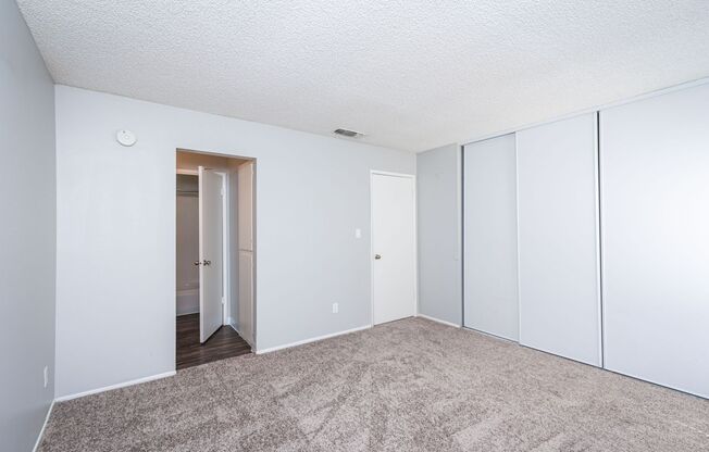 2 beds, 1 bath, 860 sqft, $1,800, Unit 224