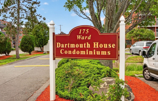 Beautiful Studio condo, ground floor, community pool