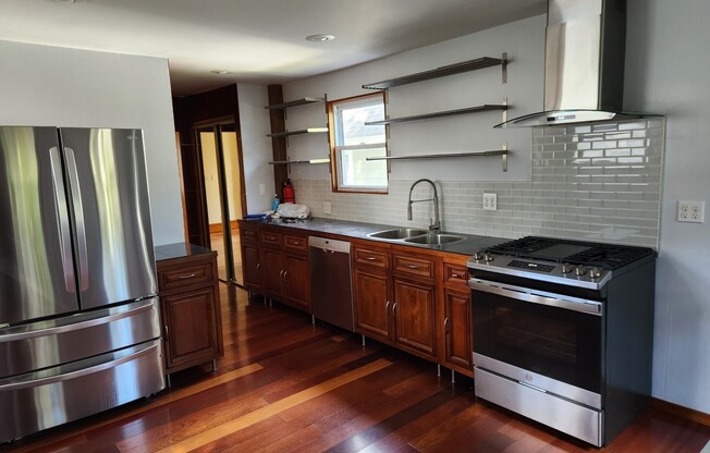 18 NASHUA ST
