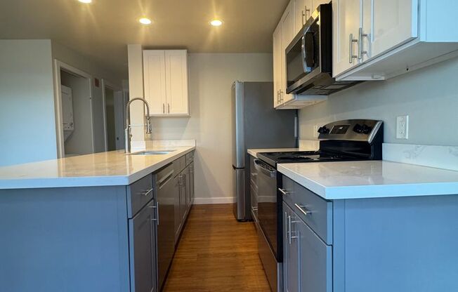 2 beds, 2 baths, 900 sqft, $2,895, Unit 302